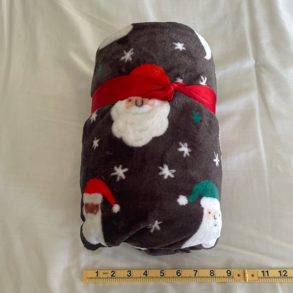 BLANKET - New without tags Santa fleece blanket - Picture 6 of 6